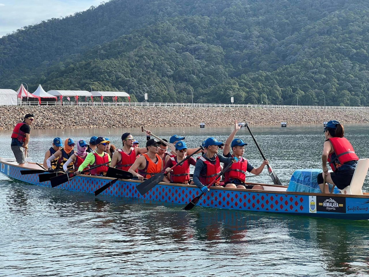 Trâu Vàng Hồ Tây tại giải Penang International Dragon Boat Festival Malaysia